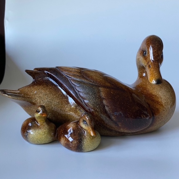 Ducks Unlimited Mallard Duck Hen with Ducklings Vintage Art Pottery - Picture 10 of 10